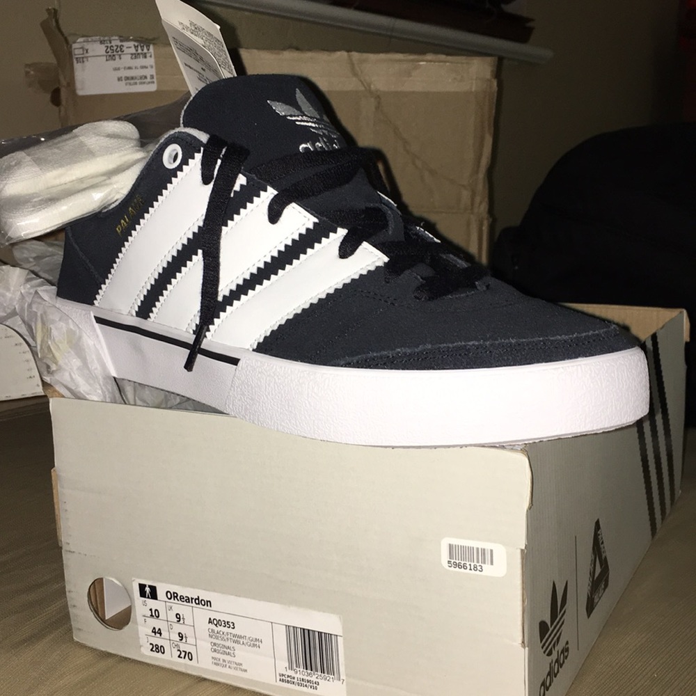Palace black/white Adidas men tennis shoes